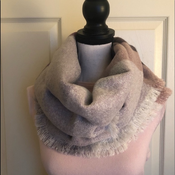 🎉HP🎉[Express] Oversized Blanket Scarf - Picture 5 of 7